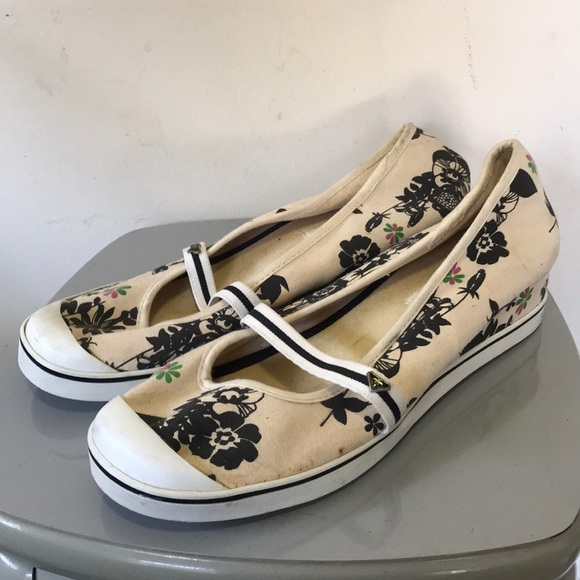 Roxy elastic strap slip on shoes - Picture 2 of 8